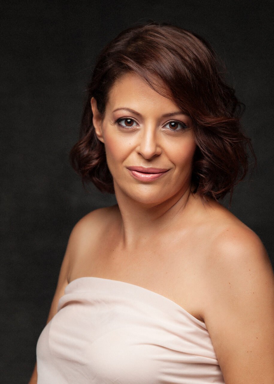 Amanda_Hsu_9900web-915x1280 40 Over 40 Gallery