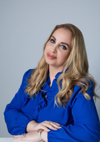 Amanda_Hsu_3158_web-1-420x600 Gallery